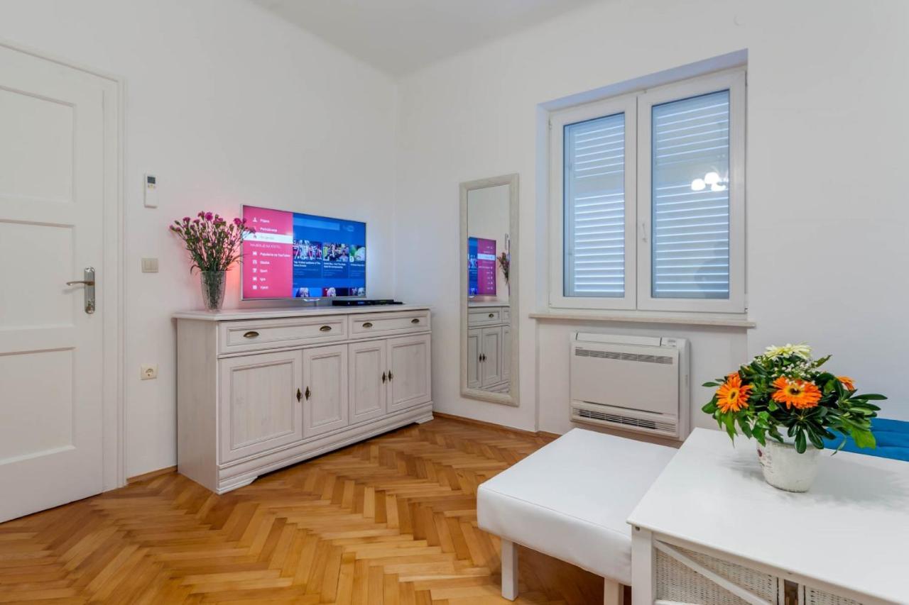 Classy Apartment In The Center Of Split Exterior photo